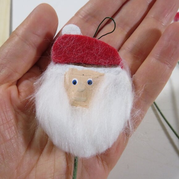 Santa Heads made of Wood on green floral covered wire CRAFT PROJECT - Picture 7 of 8